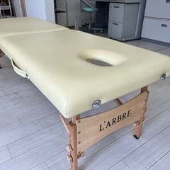 ②折りたたみ式 施術ベッド［整骨・整体・エステなど］