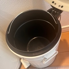 ゴミ箱　ダストボックスの画像