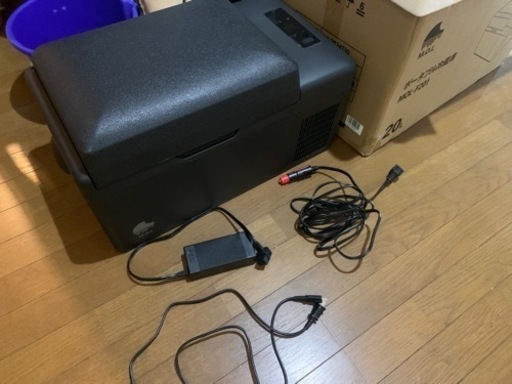 M.O.Lポータブル冷蔵庫20L売ります