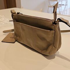 ショルダーバッグ　本革