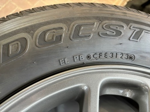 ジムニーJB64純正タイヤ、ホイール手渡し可能な方。スタッドレスにどうですか？