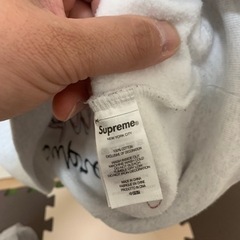シュプリーム Supreme パーカー 売りますの画像