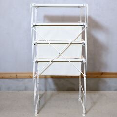 1人暮らしなどにおススメ無印良品(MUJI)のスチールユニットシェルフ。引き出し付きなのでちょっとした収納にも便利です。シンプルなデザインはランドリーラックとしてもおススメです♪の画像