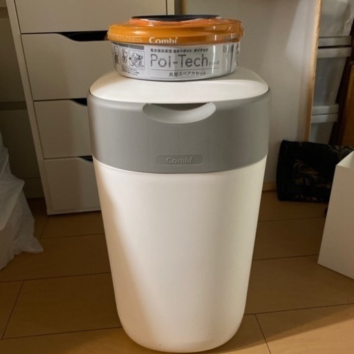 強力密閉抗菌　オムツポット　共用スペアカセット付き