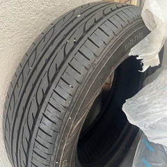 車のパーツ タイヤ、ホイール