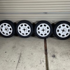 車のパーツ タイヤ、ホイール