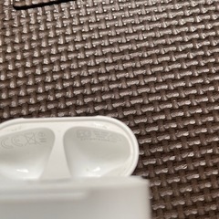 Apple AirPodsケースのみの画像