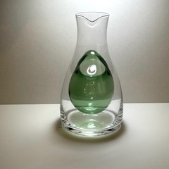 ガラス製のカラフェ ポストモダンデザインの画像