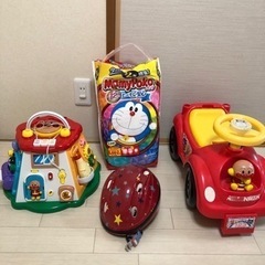 まとめ商品 おむつ　アンパンマンおもちゃ　乗り物　ヘルメットおも...