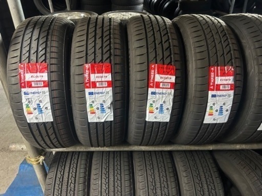 車のパーツ タイヤ、ホイール