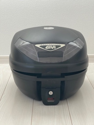 GIVI バイク用リアボックス　30L 本体のみ