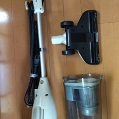 ツインバード　スティック型クリーナーの画像