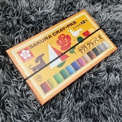 新品　サクラクレパス12色