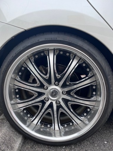 車のパーツ タイヤ、ホイール