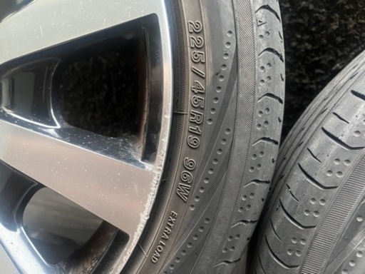 車のパーツ タイヤ、ホイール
