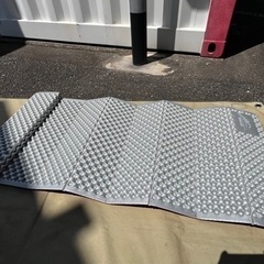 キャンプ 3枚セットマット 銀マットの画像