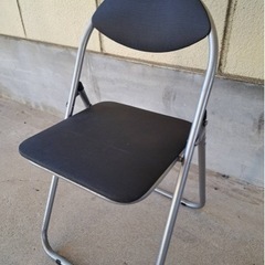 パイプ椅子 5脚の画像