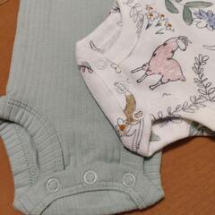 低出生体重児用ロンパース２枚組　Carter’sの画像