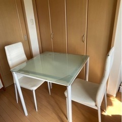 食卓ガラステーブル　椅子2脚