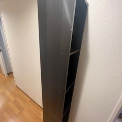 木製の棚　横25.5cm奥行29cm高180cm