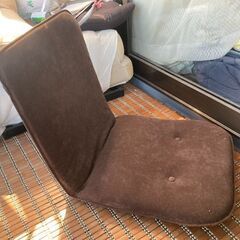【無料】座イス(ベージュ×3/焦げ茶×2)　差し上げます！の画像
