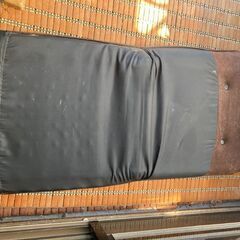 【無料】座イス(ベージュ×3/焦げ茶×2)　差し上げます！の画像