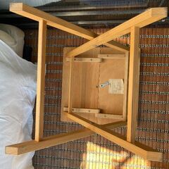 お取引中【無料】木製小テーブル(折りたたみ式)　差し上げます！の画像