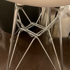 ジェネリック家具×4脚(イームズチェア)の画像