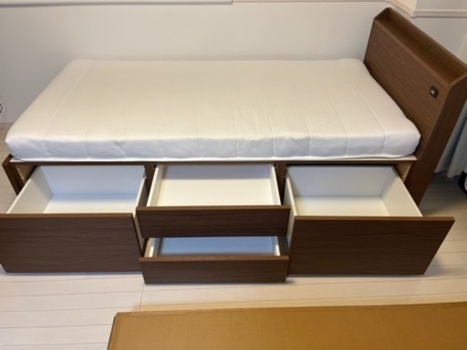 【お譲り先が決まりました】【3年使用/収納抜群/美品/マットレス可】ニトリ シングルベッド（ブラウン）