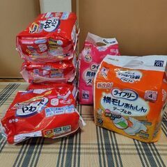 大人用紙おむつ　18枚入り4パックと開封済み2パック
