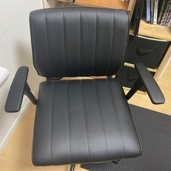 黒の椅子
