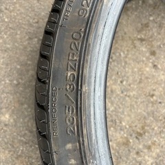 商談中、車のパーツ タイヤ、ホイールの画像