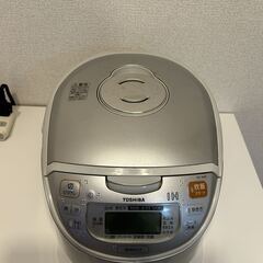 【決まりました】TOSHIBA IH炊飯器 5.5合炊き RC-...