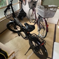 電動自転車・折りたたみ自転車・ほぼ新車です。引き希望・現金引き換...