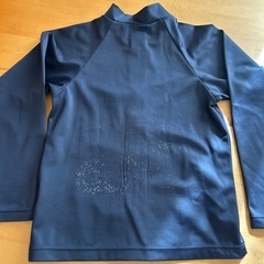 ラッシュガード　子ども　130センチ
の画像
