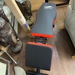 美品　トレーニングベンチ マルチシットアップベンチ 折り畳み 可...