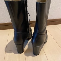 イブサンローランのブーツの画像