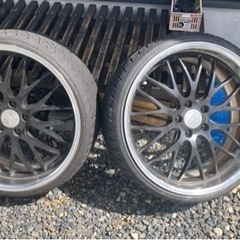 車のパーツ タイヤ、ホイール