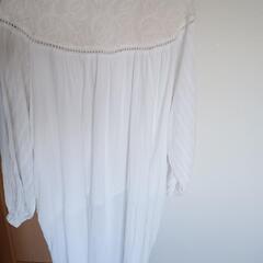 チチカカ 春夏ロングワンピースフリーサイズ 透け感 刺繍 ボタンの画像