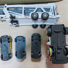 ¥100 ジャイアントキャリアカー くるま クルマ 車 自動車 おもちゃ 西松屋の画像