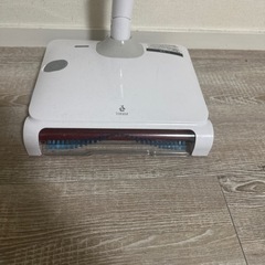 liveaseのコードレスゴミ取り電動モップの画像