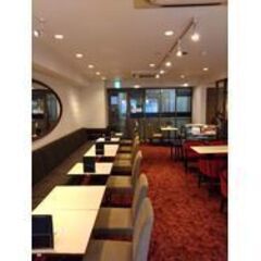 【カフェ・ルノアール 御徒町春日通り店】カフェスタッフ≪未経験OK！・学生、主婦（夫）大歓迎！≫メリット充実♪レトロで心地よいお店☆初めてのCafeバイトOK！駅近で便利☆の画像