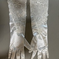 美品 刺繍入りロンググローブ ウェディング小物