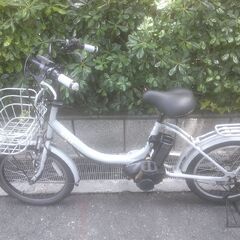電動20インチ　税別￥63.455　新基準ブリヂストンbikke2　幼児二人乗り対応　良品12.8Ah　電動自転車　３ヶ月保証の画像