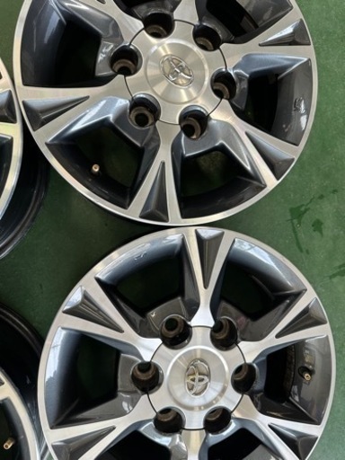 車のパーツ タイヤ、ホイール