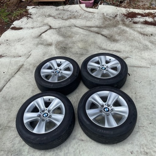 車のパーツ タイヤ、ホイール