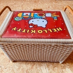 🎀ハローキティーのレトロなバスケット🎀の画像