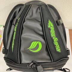バイク用 シートカウル型 バッグ Riding Tribe製 ポーチ 中古美品 (管理番号:2900322)の画像