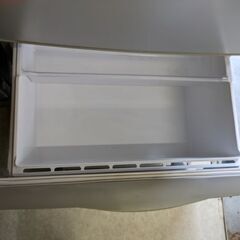 【鹿児島市リサイクルショップスターズ吉野店】3ドア冷蔵庫 2013年製 3ヶ月保証付き 全容積255L  冷凍室45L 冷蔵室２１０Ⅼ ハイアールアクアセールス社製 　の画像