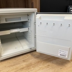 セントリー　金庫　電子ロック式1時間耐火保管W3827の画像